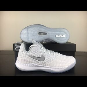 New Nike Lebron Witness Basketball Shoe White kobe